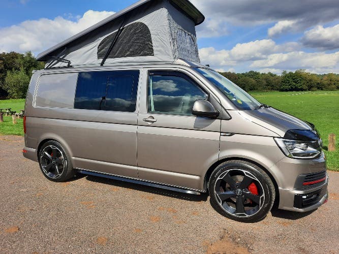 Stunning VW T6 204 DSG 4 MOTION CAMPER VAN. ONE OWNER. FSH 27,580 Miles